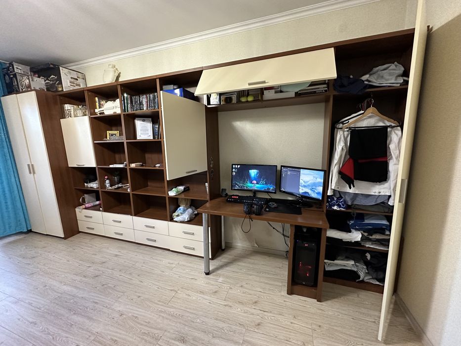 Продается Шкаф секционный