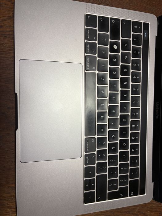 Vând MacBook Pro 13” 2019 (A2159), pentru piese sau reparație.