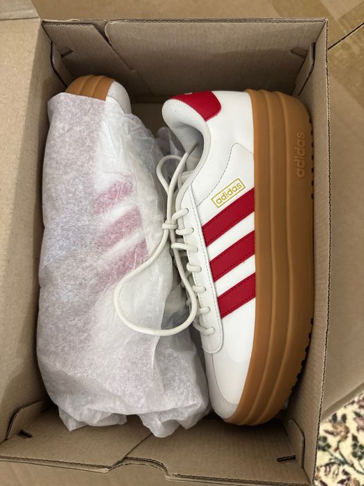 Женские кроссовки 100% оригинал ADIDAS (38,5)