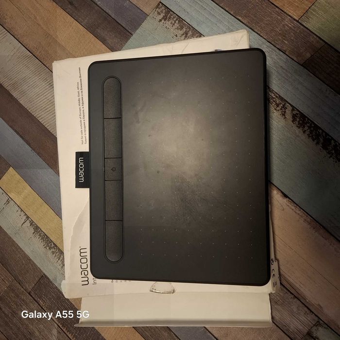 Графичен таблет Wacom Intuos S (с Bluetooth)