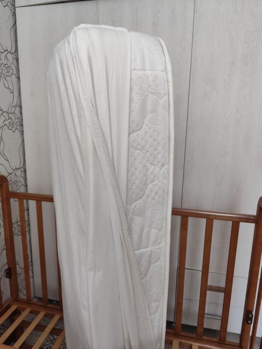 Детская кроватка-маятник