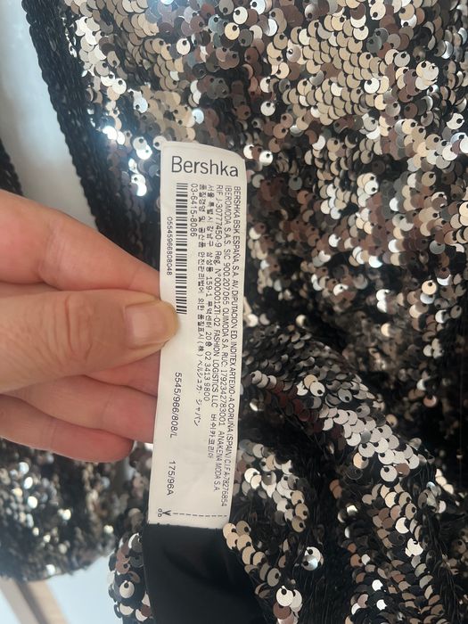 Рокля с паети на Bershka.Слагана два/три пъти без забележка