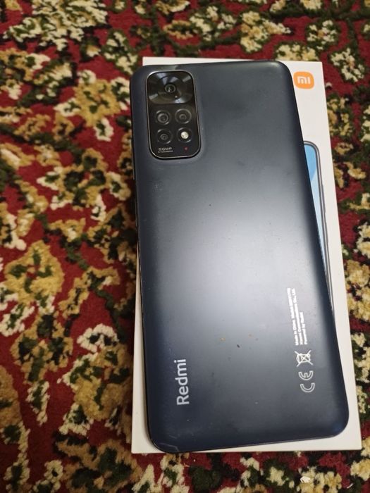 Telefon redmi karobka dakumenti bor