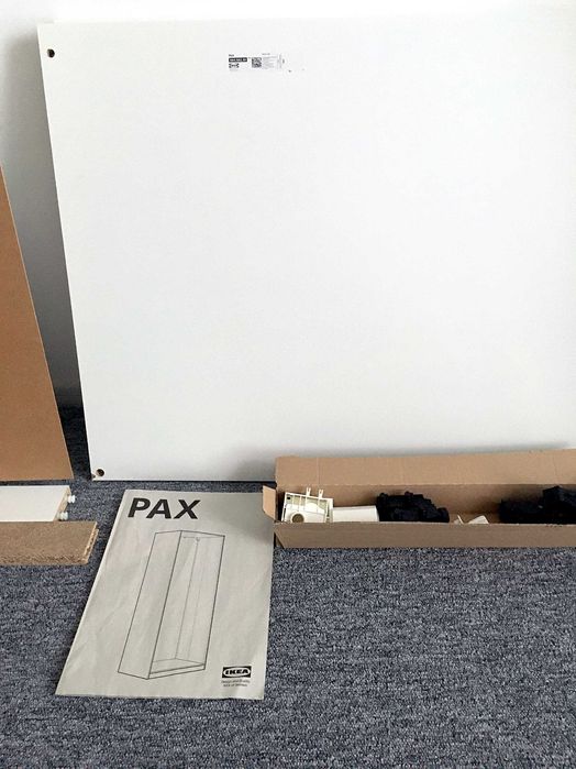 Cadru Dulap PAX Alb de la IKEA - placa dezlipita