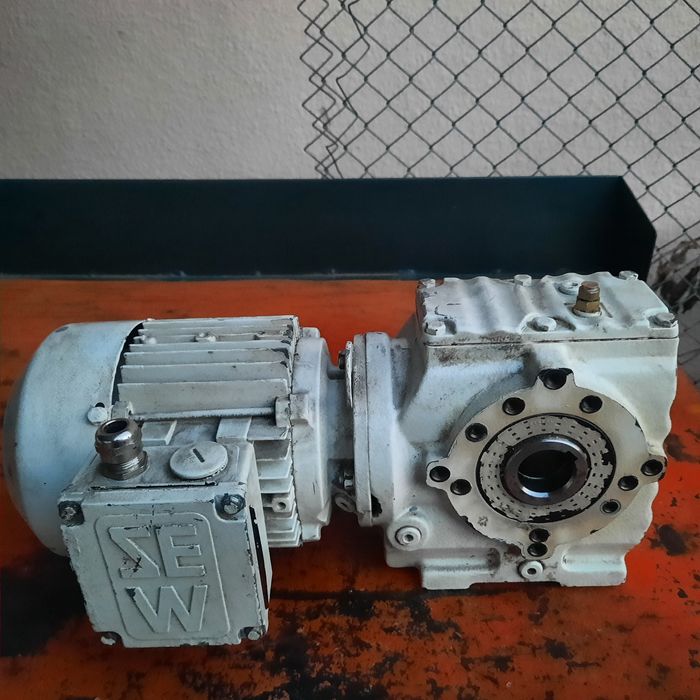 Motoare cu reductor