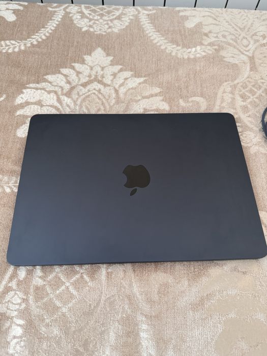 Продам MacBook Air M4 (256 GB / 16 GB)
