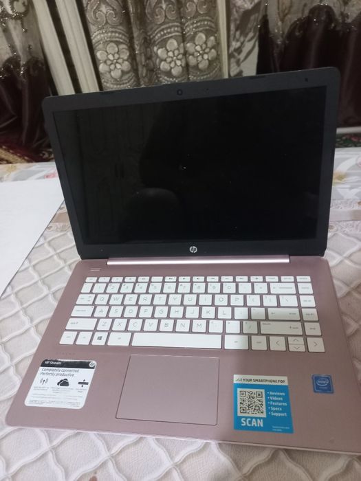 HP NOUTBUK розовый цвет. Писменный. Продам срочна.