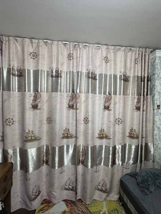 Продам шторы в детскую с корабликами