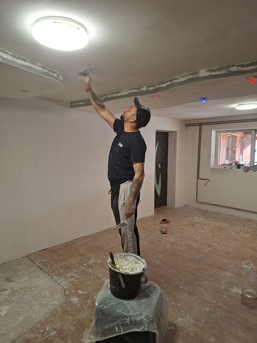 Prestez servicii in construcții