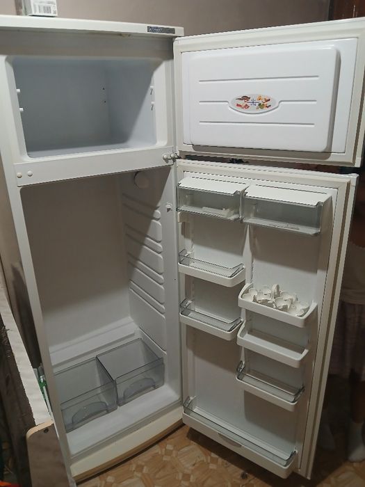 Продам срочно холодильник рабочий