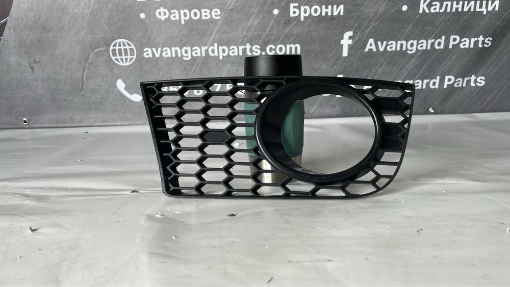 Дясна решетка на халоген BMW 5 E60/E61 (2003-2010)