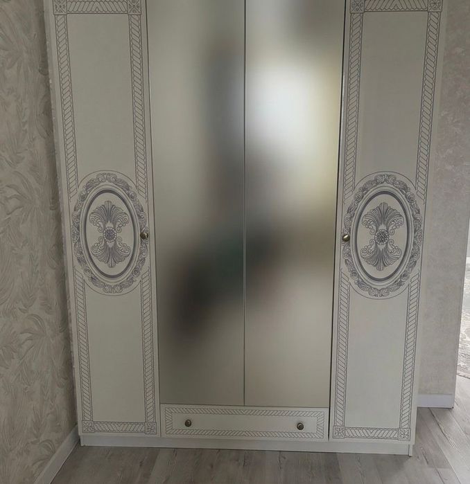 Шкаф 4 -х дверный