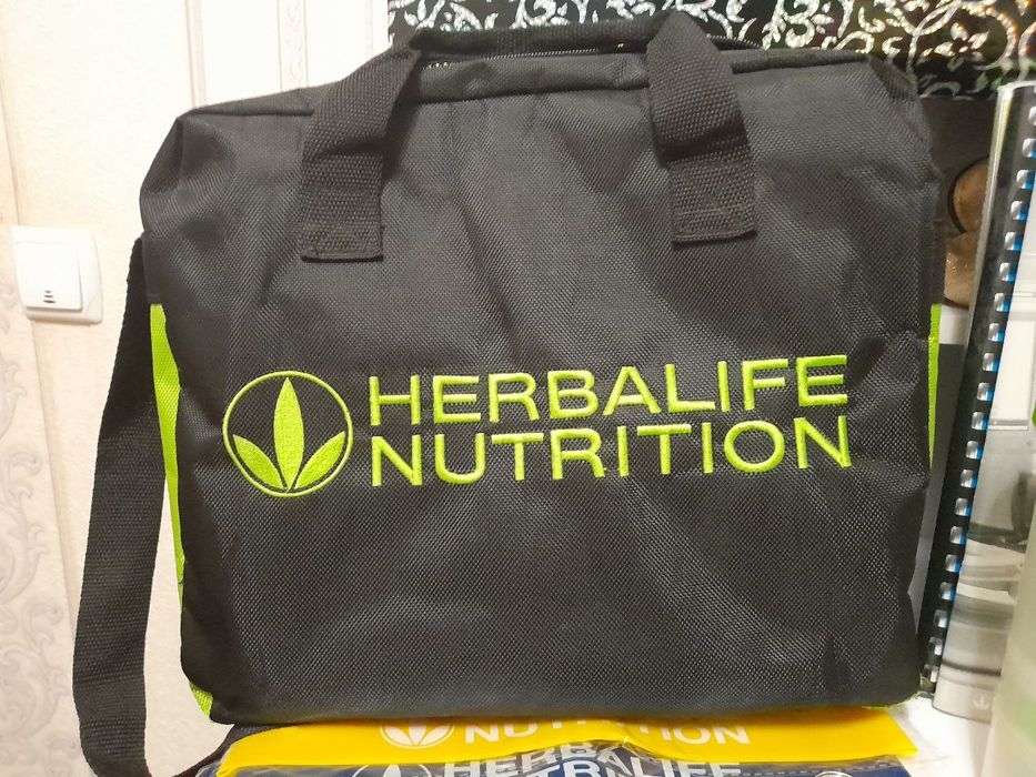 Продаётся значки,спортивные резинки,фартук,шейкер,