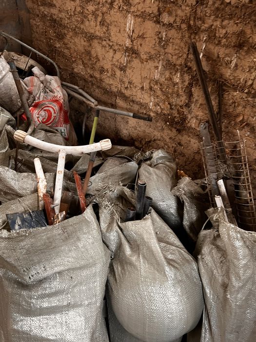 Сдам металл 300кг +- самовывоз