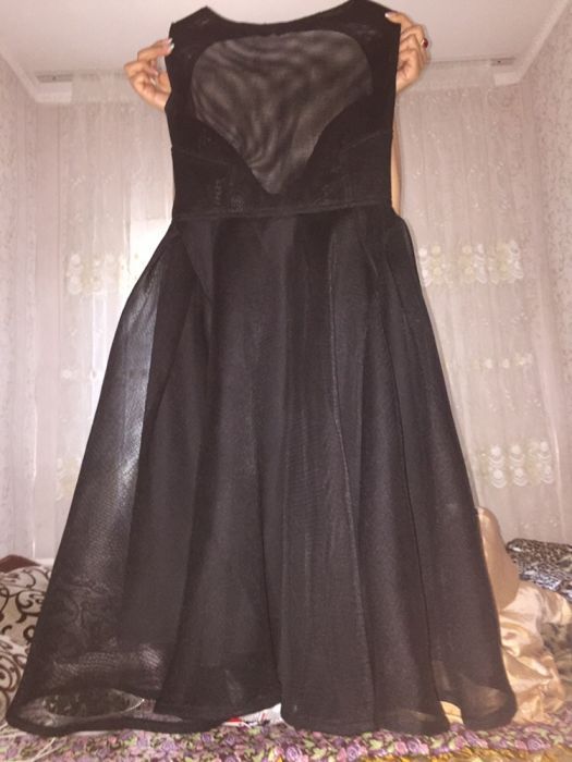 Продам платье фирменное