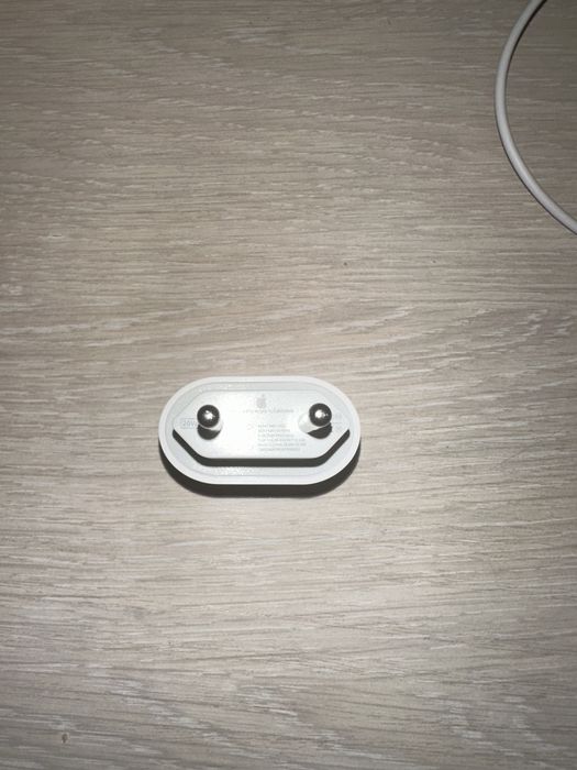 Продам зарядку на айфон