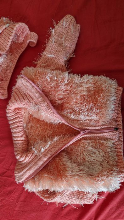 Плетено есенно комплектче с шапка