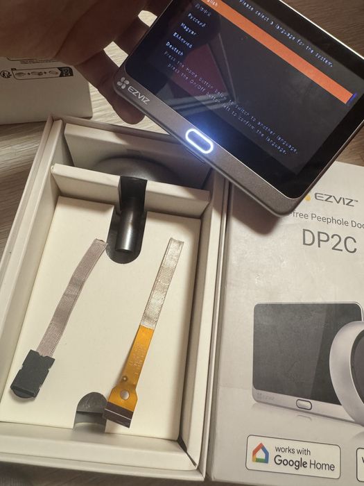 ЛОТ 4 броя EZVIZ видео шпионки CP4 и DP2C