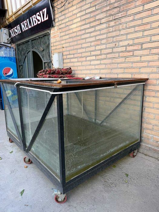 Ajoyib holatdagi akvarium sotiladi.