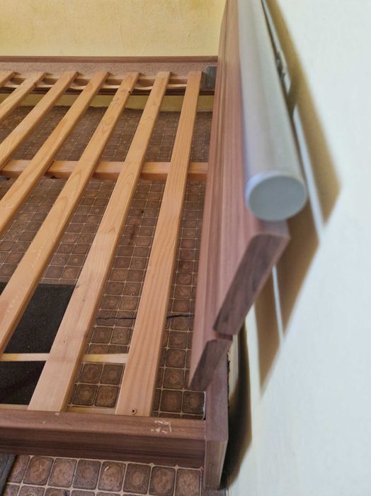 Легло 200 х 140 см с подматрачна рамка