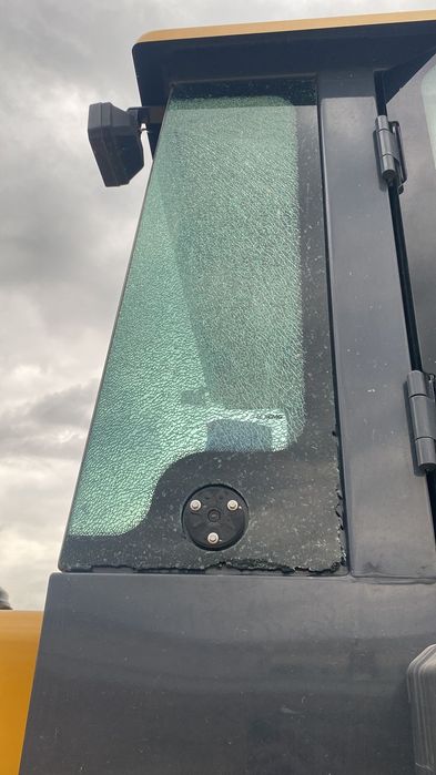 Изготовление стёкол на технику, в короткие сроки