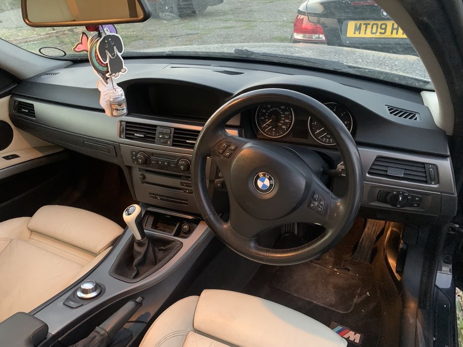 Продаваме на части бмв е90 330и 258кс bmw e90 330i 258hp