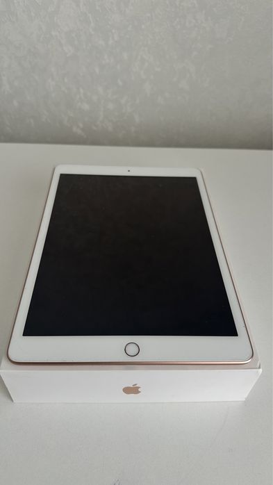 IPad 8ого поколение в отличном состоянии!!