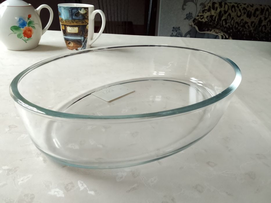 Форма новая, овальная,  стеклянная  для выпечки