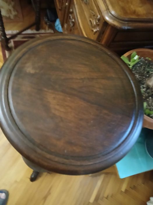 Etajera ( suport) din mahon