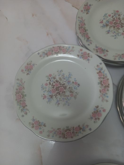 Продам набор тарелок