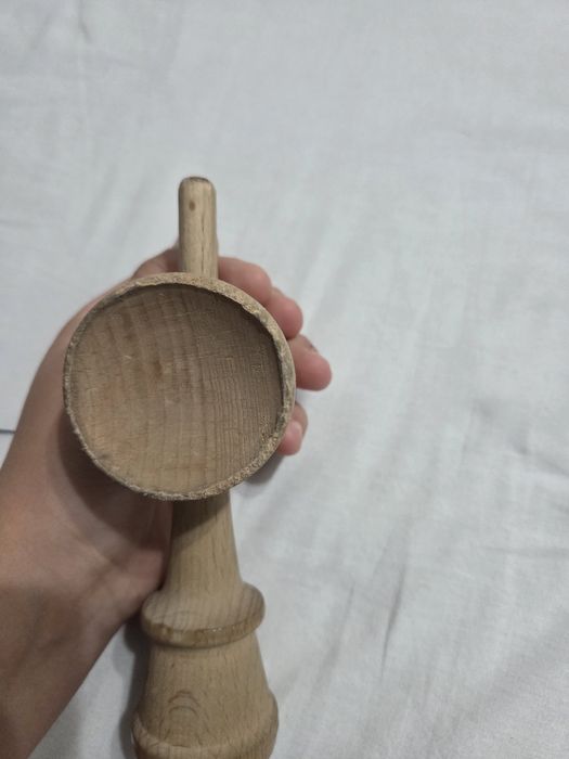 Kendama ( ken broken shape si tama one kendama)