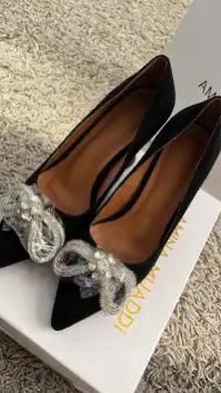 Продам черные Туфли