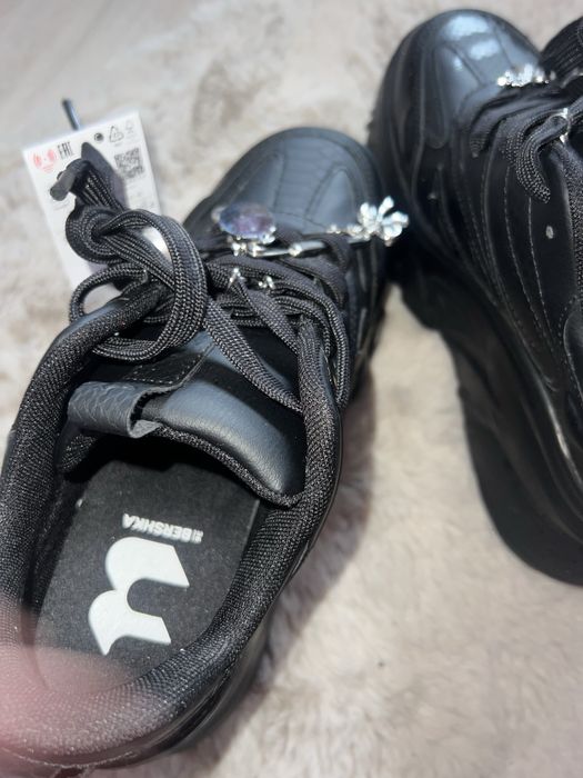 Încălțăminte cu platformă Bershka predare București sau ramburs