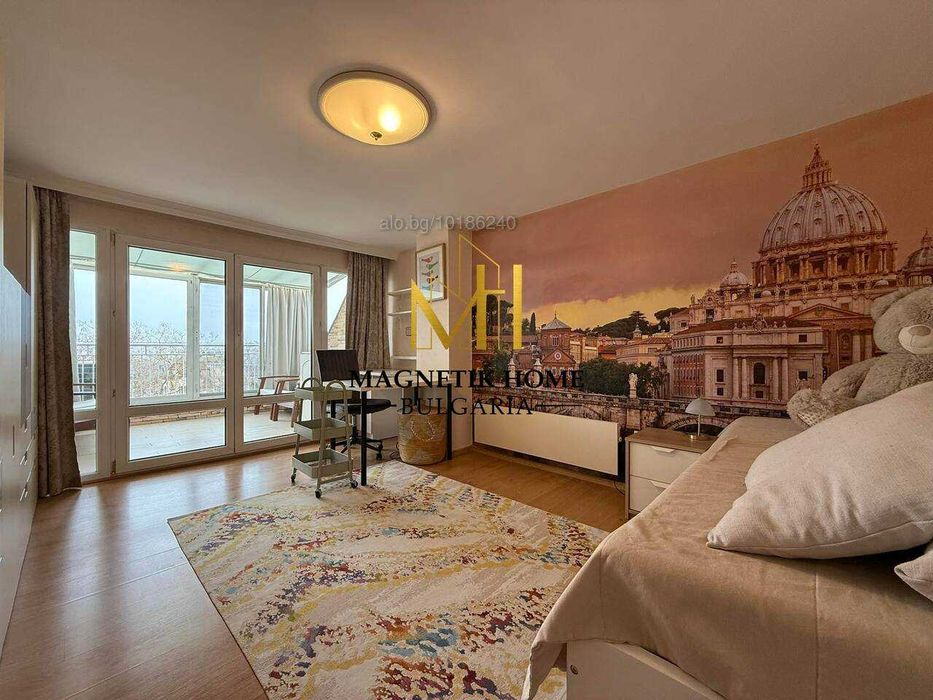 Уникален тристаен апартамент до църква Кирил и Методий в супер център