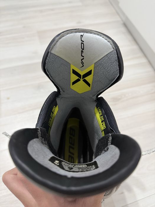 Хоккейные коньки Bauer Vapor HYPERLITE2