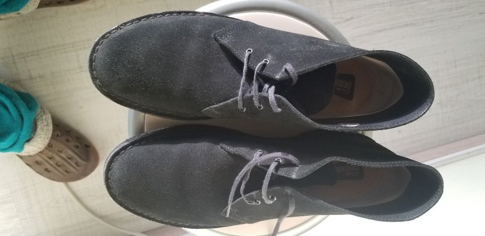 Ghete barbati din piele intoarsa,marca Clarks original,nr.44