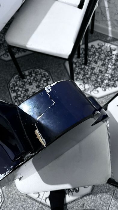 Гитара сатылады. Екі ішегі түсіп қалған(струна)