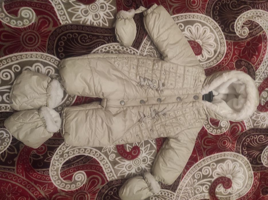 Комбинезон на 6-9 мес.