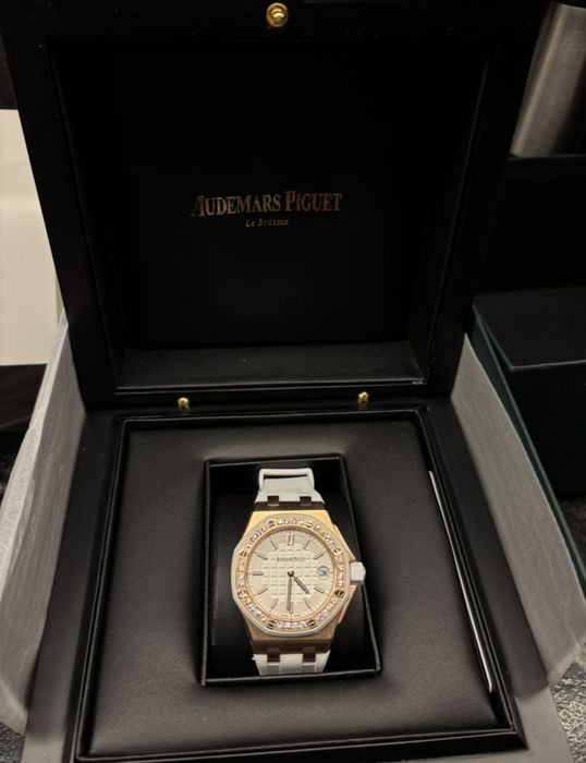 Дамски часовник Audemar Piguet / бял и черен
