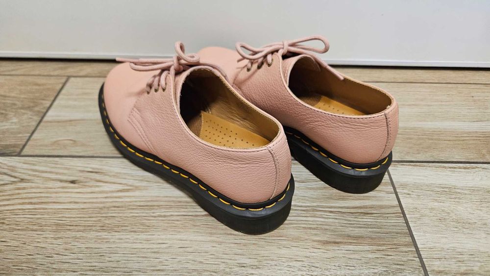 Дамски обувки Dr Martens номер 38, два чифта
