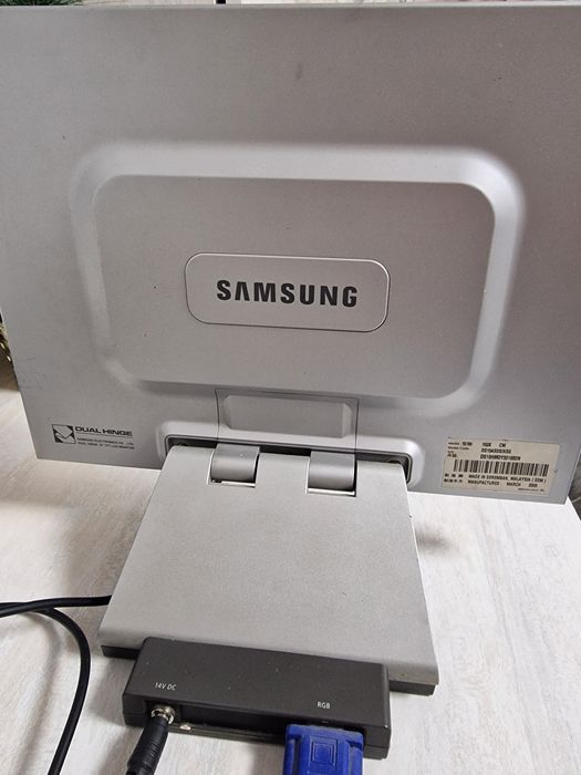 Монитор 15" в хорошем состоянии