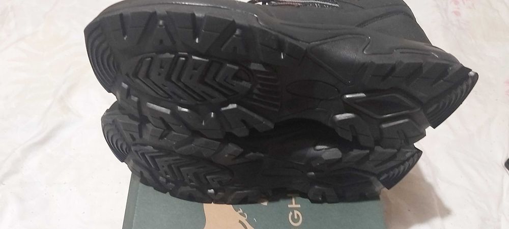 Продавам мъжки боти нови с кутия номер 46