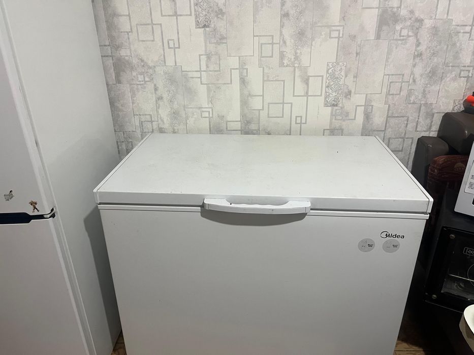Морозильник Midea MDRC345FZF01 249 л белый