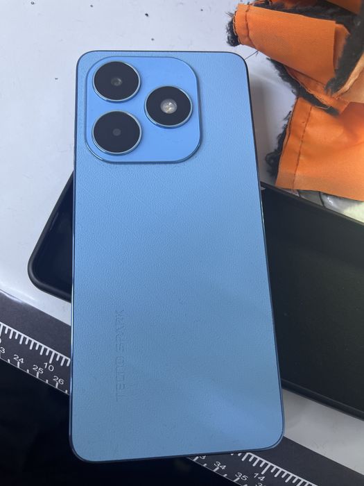 Tecno spark  20.