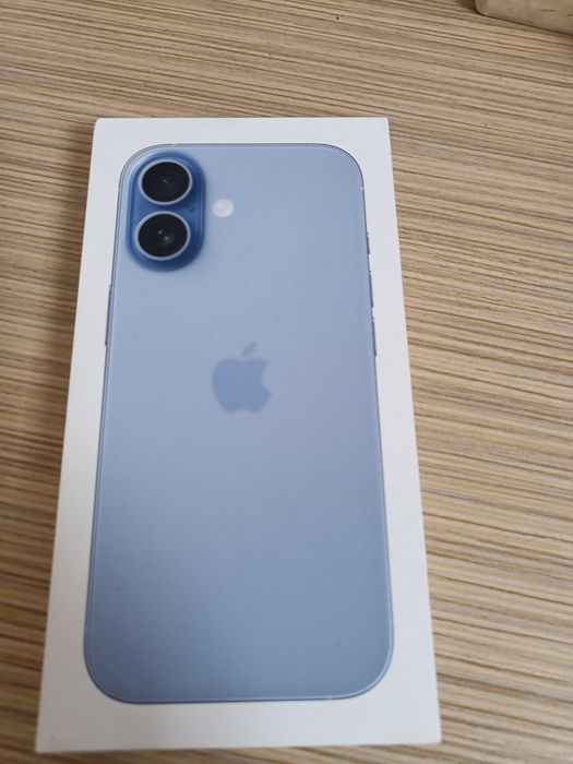 Vând iPhone 17 nou