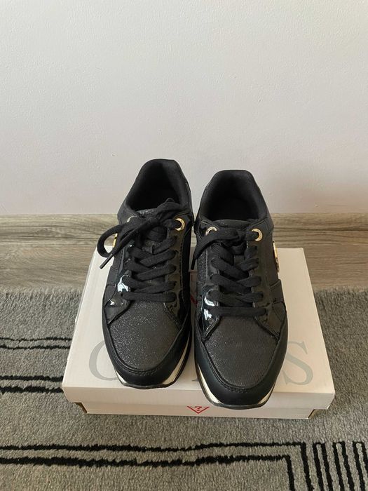 Спортни обувки, сникърси GUESS размер 35