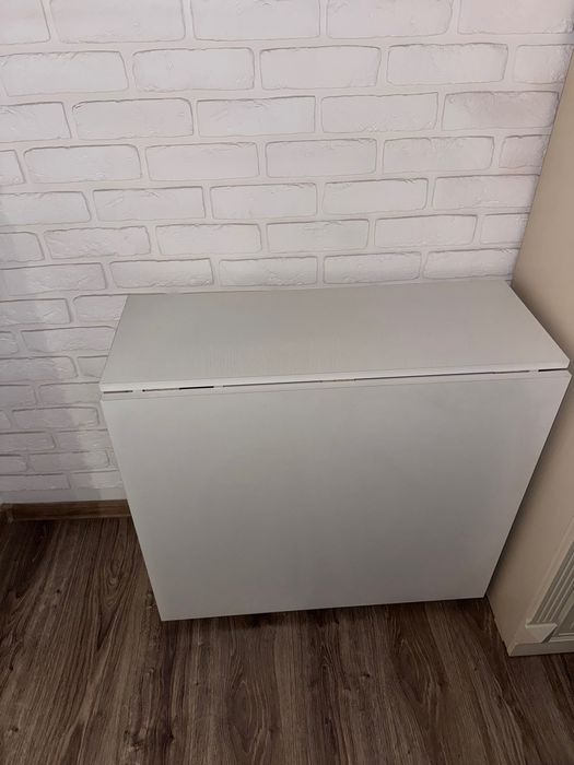 Продам стол книжку состояние новой