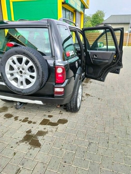 Masina Land Rover
