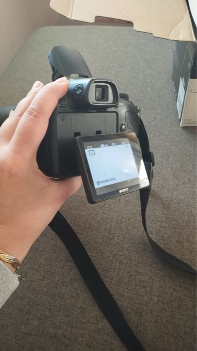 SONY фотоапарт - Carl Zeiss оптика