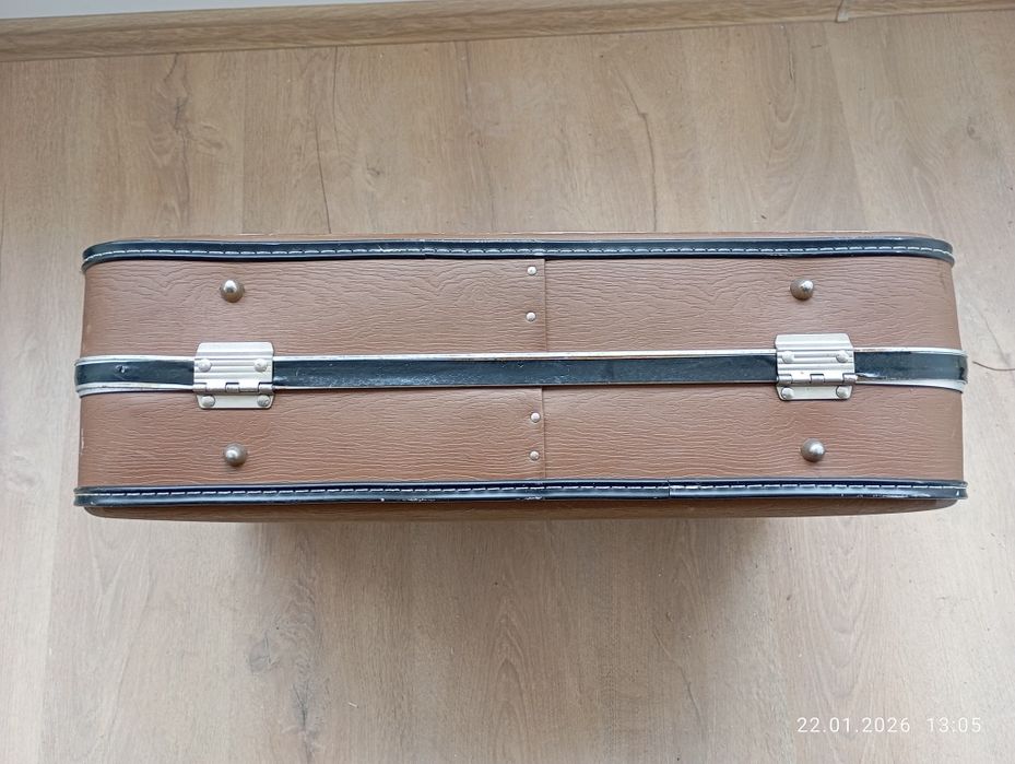 Продавам ретро куфар